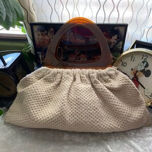 SOLD! 60s/70s VINTAGE KNIT AND RESIN HANDBAG